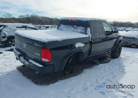 2017 Ram 1500 Express 4X4 5'7 Box z USA, uszkodzony, nr VIN 3C6RR7KT5HG618099